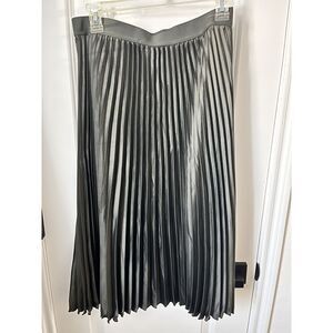 NEW with tag H&M Olive Green Midi Pleated Skirt